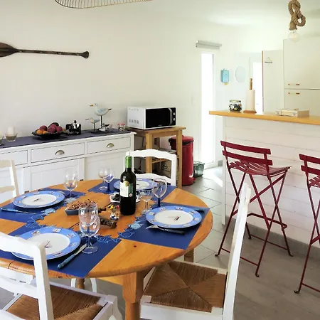 Mon Poussin By Interhome Feriehus Saint-Vivien-de-Médoc