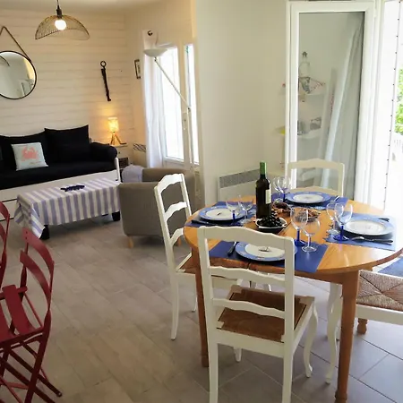 Mon Poussin By Interhome * Saint-Vivien-de-Médoc